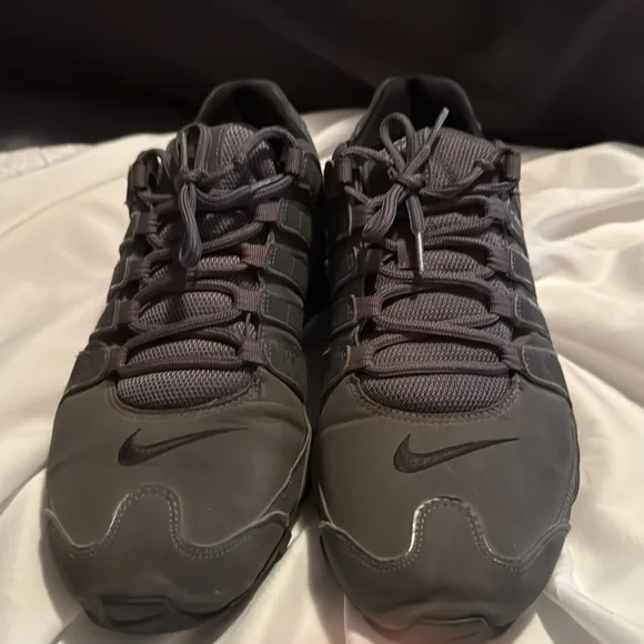 Mens Nike Air Shox Dark Grey Suede Size 11.5 - Picture 4 of 6